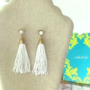 Stella and Dot earring